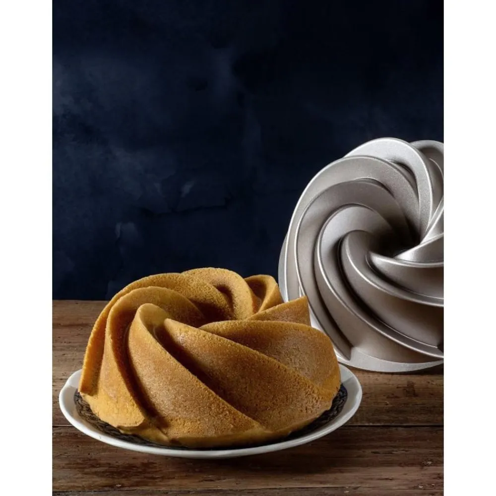 Dr. Oetker Formy I Blachy Do Pieczenia>Forma Do Pieczenia Babki Z Powloka Zapobiegajaca Przywieraniu Twist