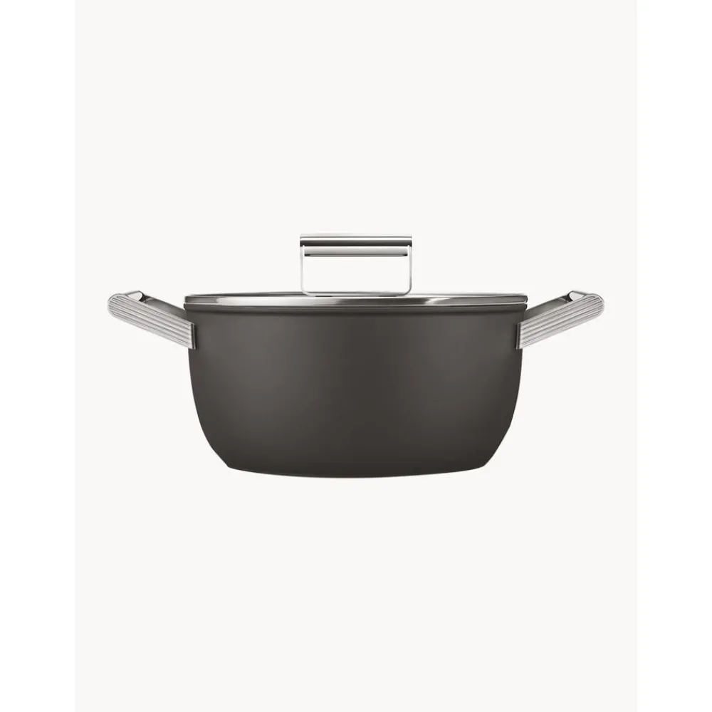 Smeg Garnki>Garnek Z Powloka Zapobiegajaca Przywieraniu Z Pokrywka 50'S Style