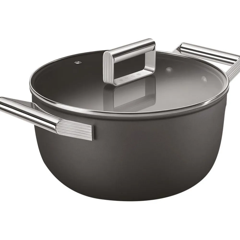 Smeg Garnki>Garnek Z Powloka Zapobiegajaca Przywieraniu Z Pokrywka 50'S Style