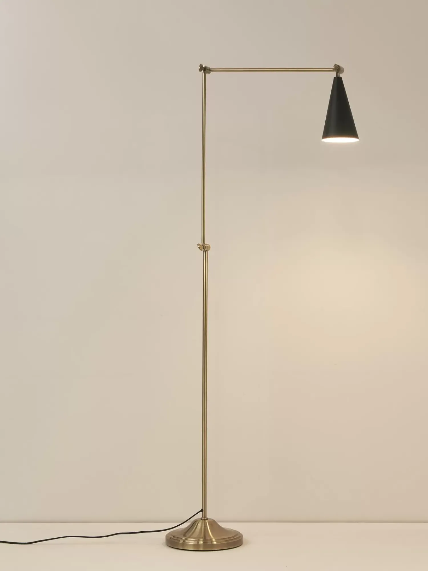 Online Lampa Do Czytania Aubrey Lampy Do Czytania