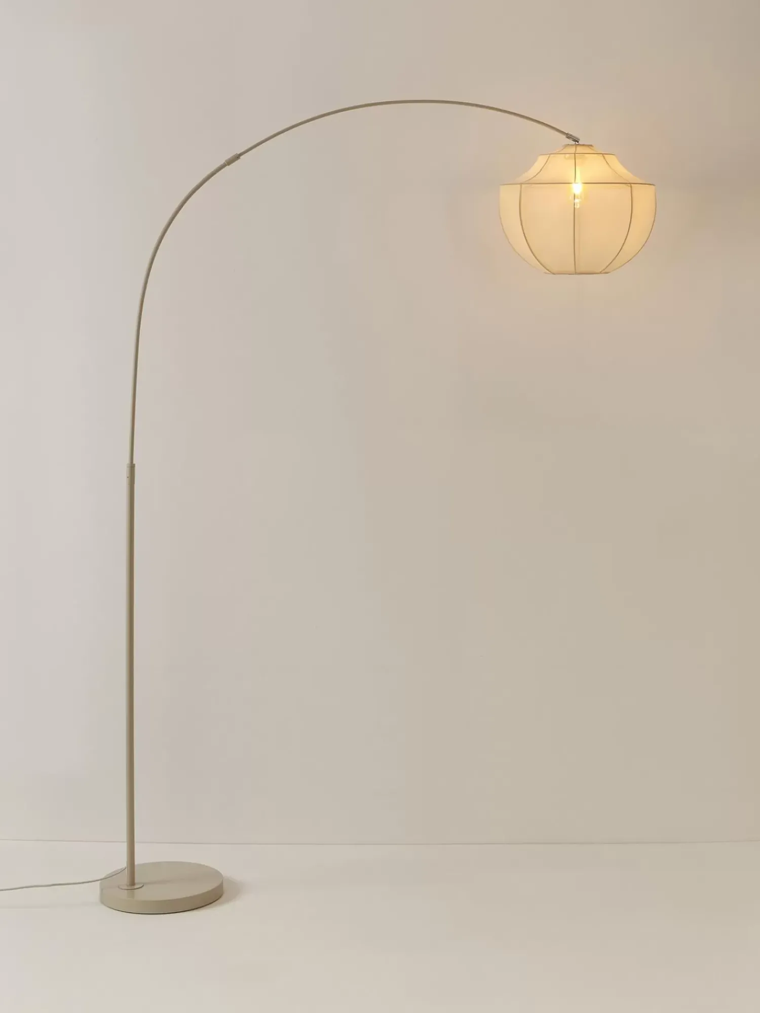 Outlet Lampa Podlogowa Lukowa Z Siateczki Beau Lampy Łukowe