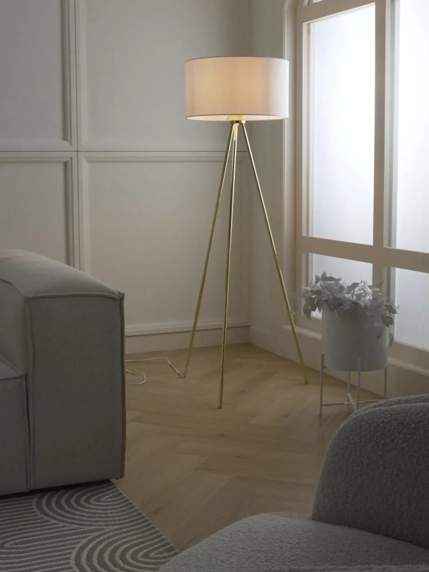 Online Lampa Podlogowa Trojnog Z Kloszem Z Tkaniny Cella Lampy Na Trójnogu