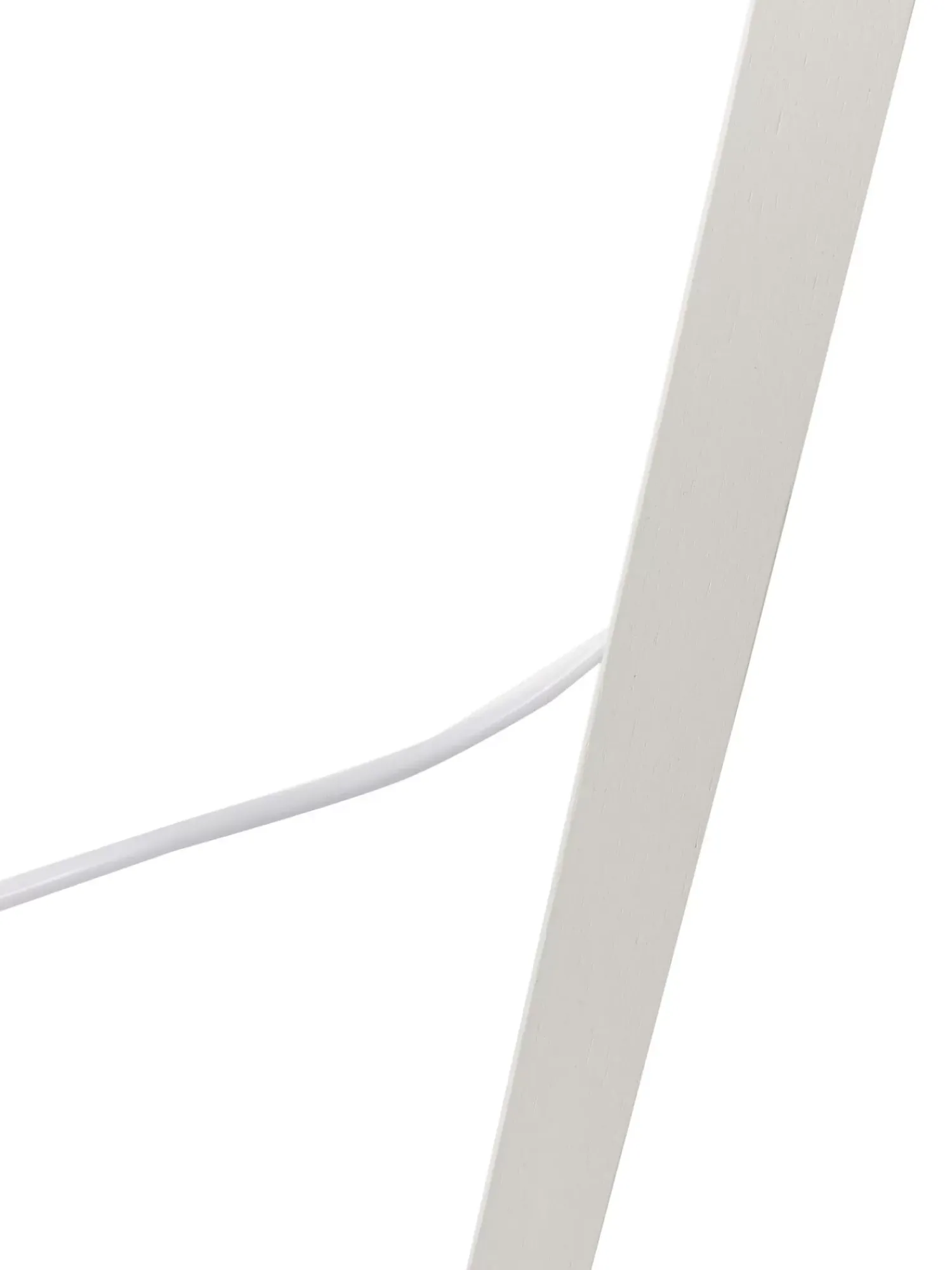 New Lampa Podlogowa Trojnog Z Litego Drewna W Stylu Scandi Jake Lampy Na Trójnogu