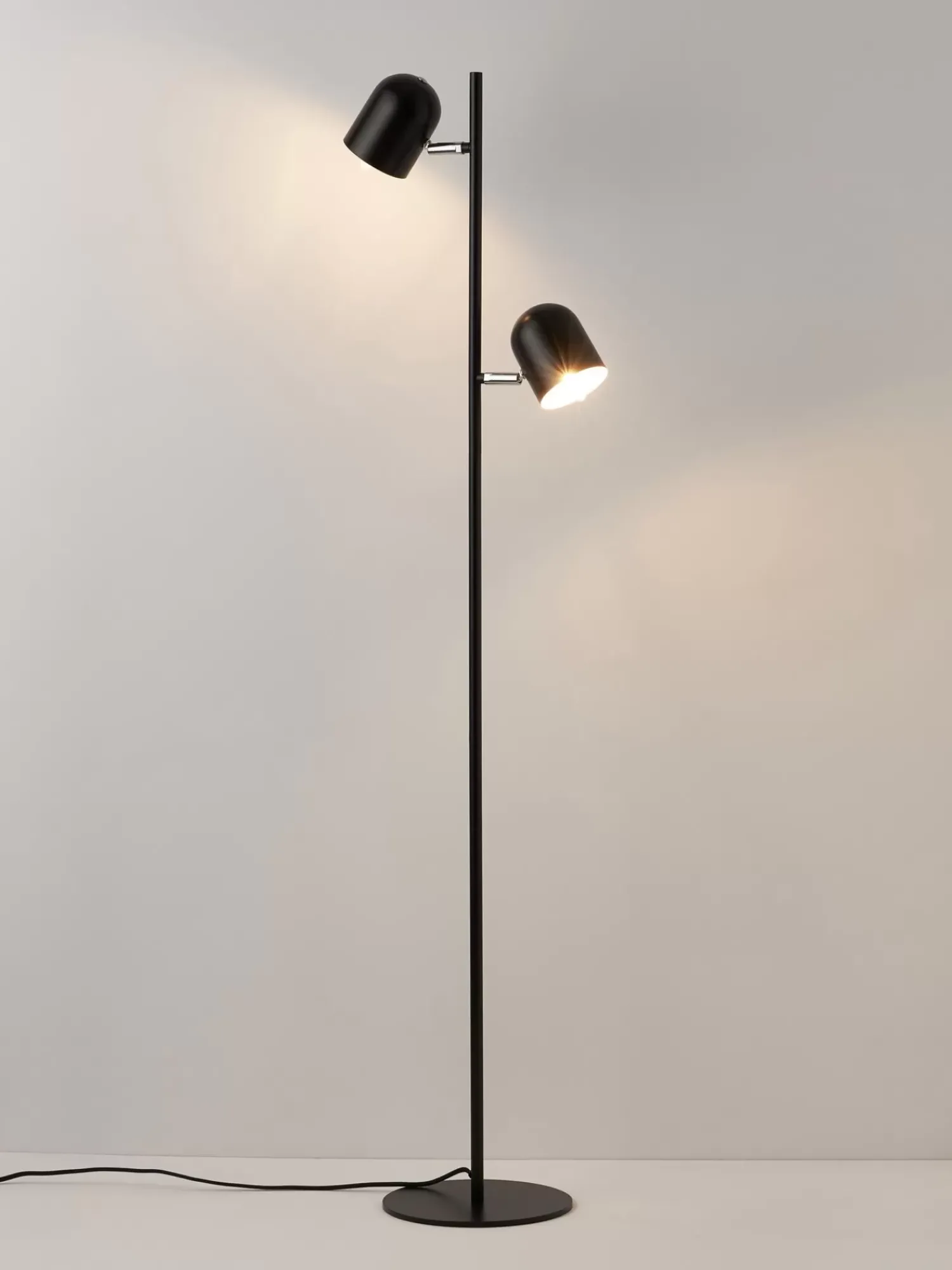 New Lampa Podlogowa Z Metalu Almo Lampy Do Czytania