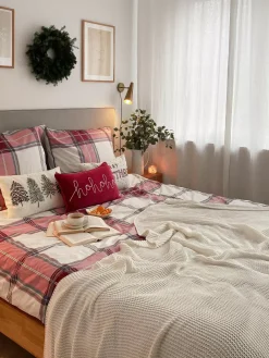 Flash Sale Poszewka Na Poduszke Z Aksamitu Z Haftem I Lamowka Hohoho Poduszki Dekoracyjne