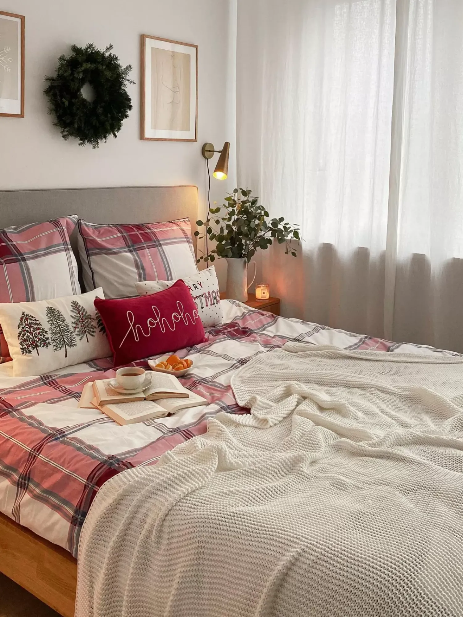 Flash Sale Poszewka Na Poduszke Z Aksamitu Z Haftem I Lamowka Hohoho Poduszki Dekoracyjne