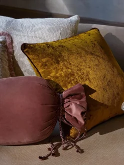 Clearance Poszewka Na Poduszke Z Aksamitu Z Lamowka Enid Poduszki Dekoracyjne