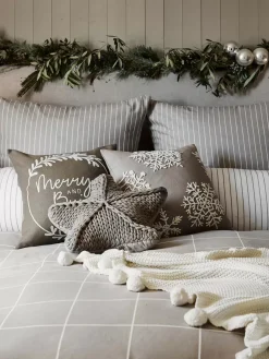 Clearance Poszewka Na Poduszke Z Haftem Merry And Bright Poduszki Dekoracyjne