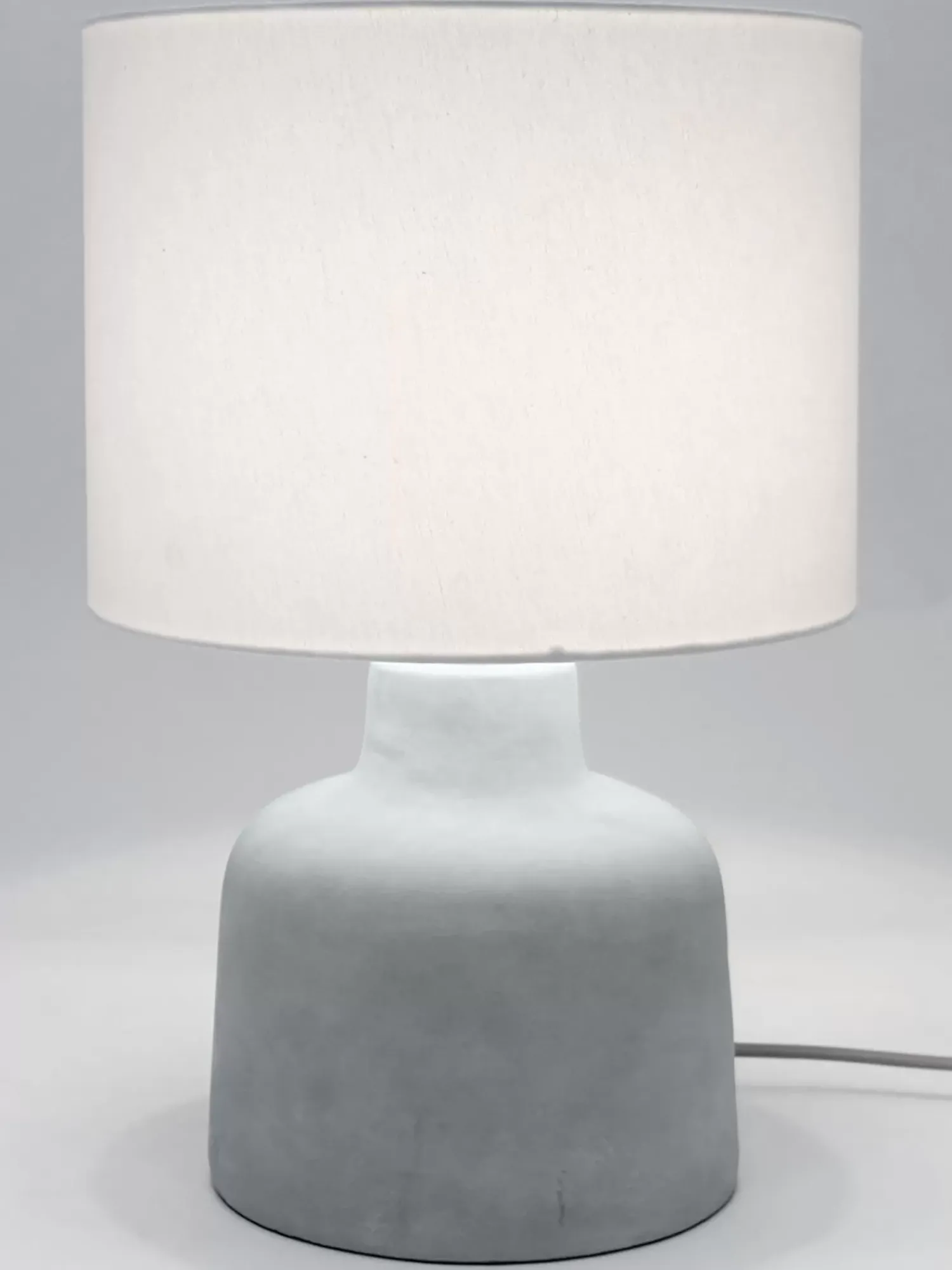 New Recznie Wykonana Lampa Stołowa Z Betonowa Podstawa Ike Lampki Nocne